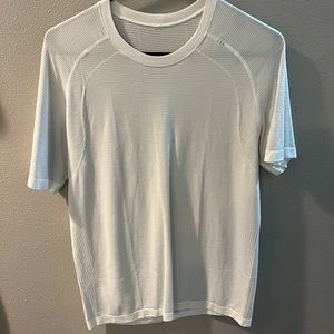 Lululemon metal vent tech shirt
